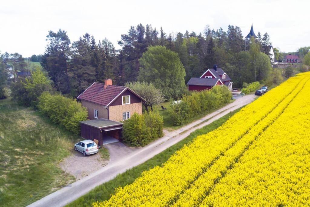 The Cozy Little House Apartment Мотала Екстериор снимка